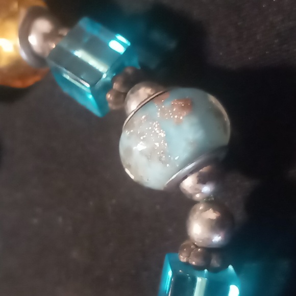 Expandable beaded bracelets  2 Turquoise beaded & 1 glass & resin beaded - Picture 7 of 8